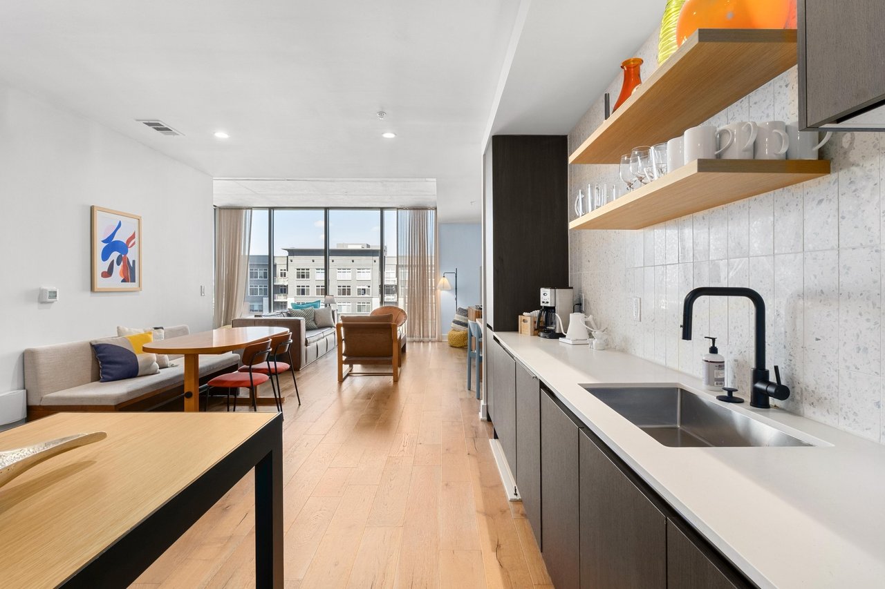 48 East Avenue #1310