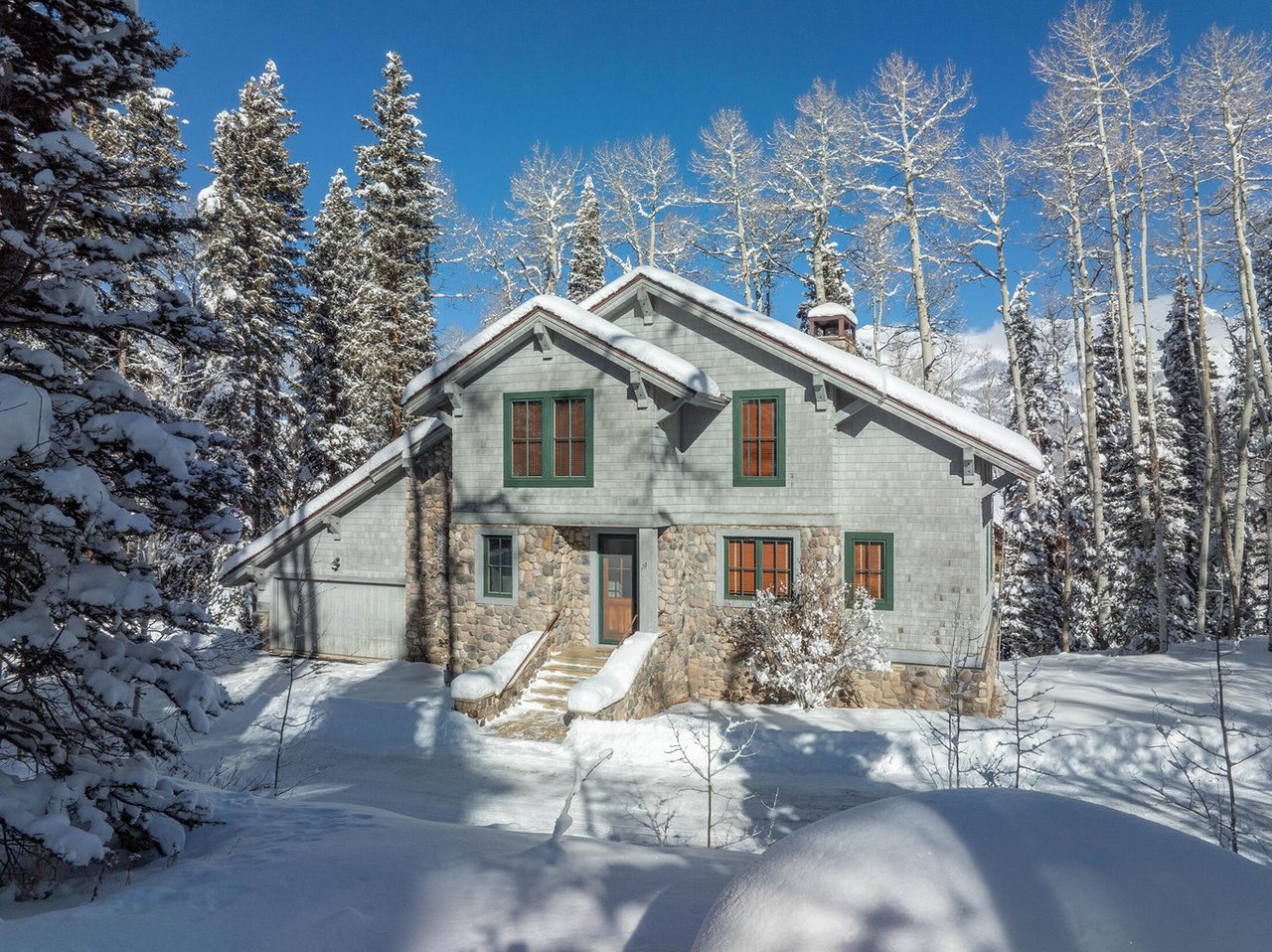 105 Polecat Ln