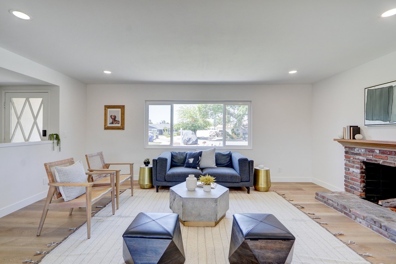 476 Jeanne Ct