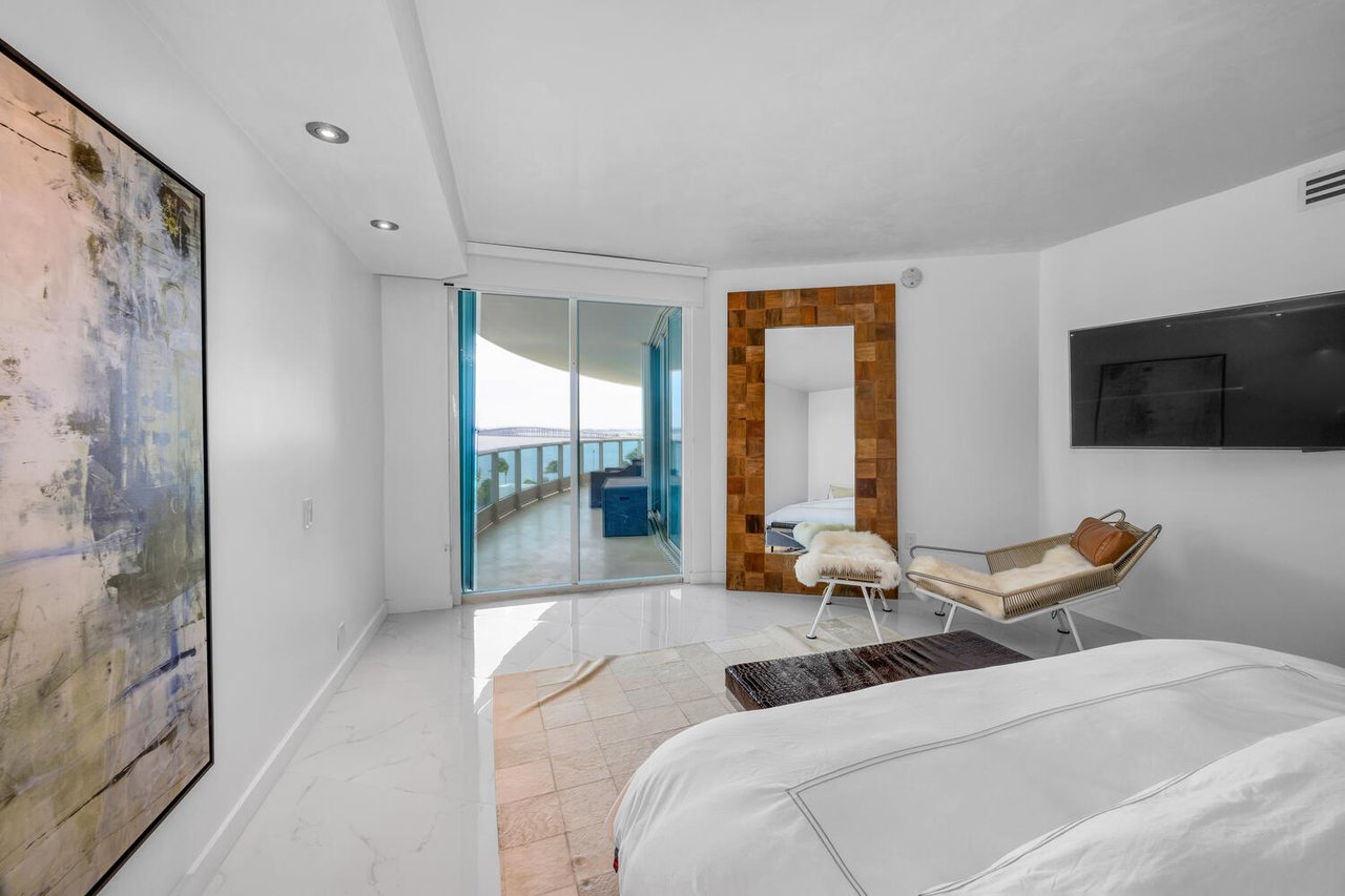 Bristol Towers Unit #801 Closes at $2,075,000