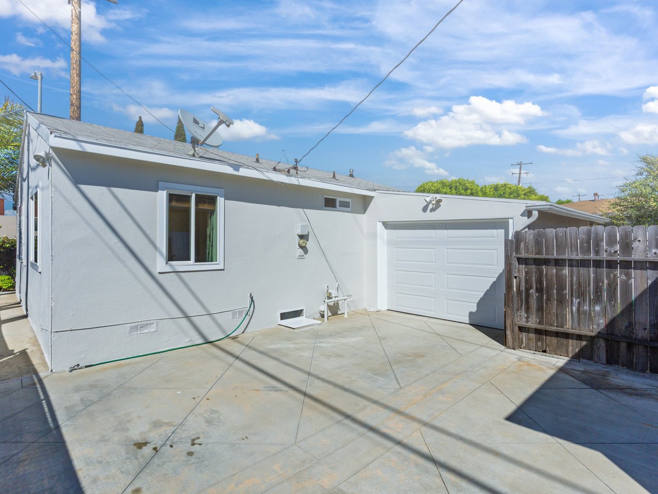 4878 W El Segundo Blvd