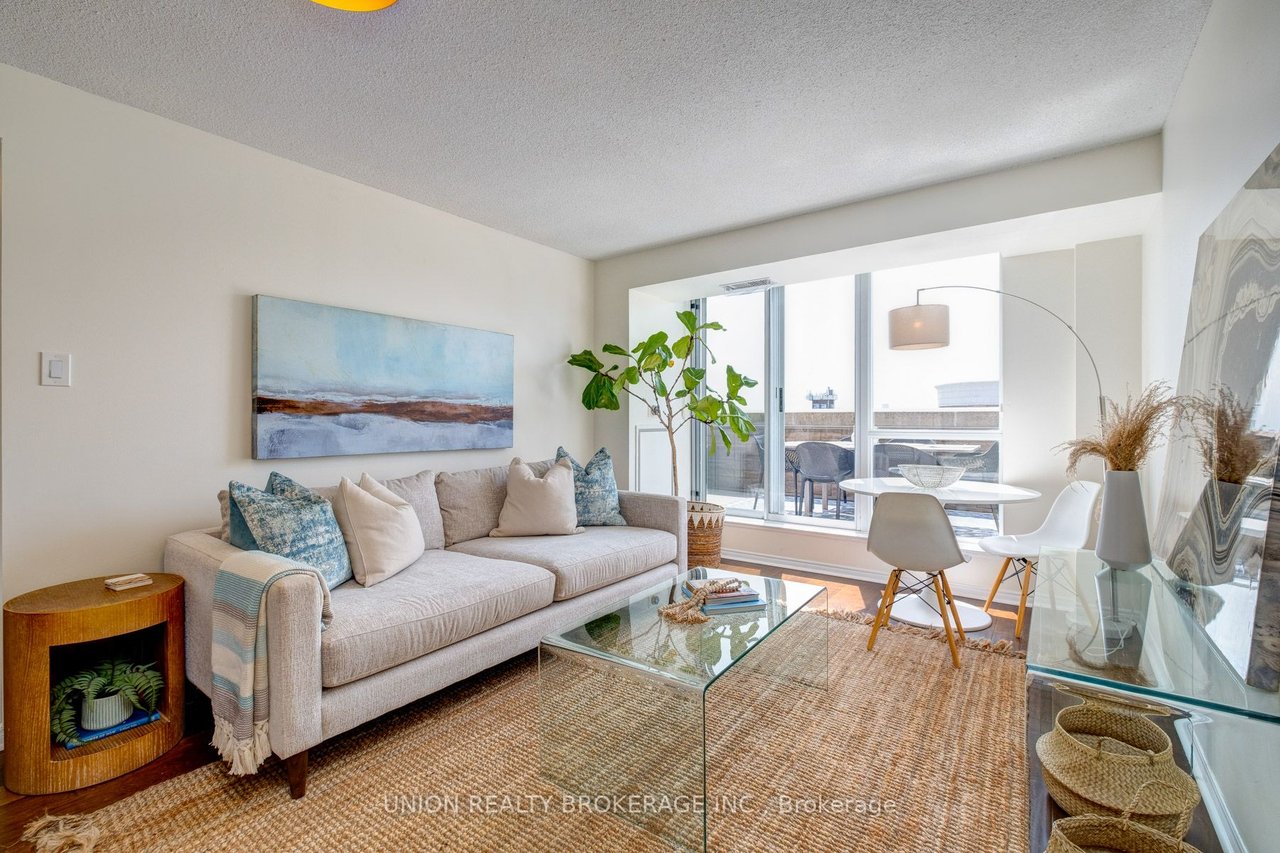 300 Balliol St, PH 8