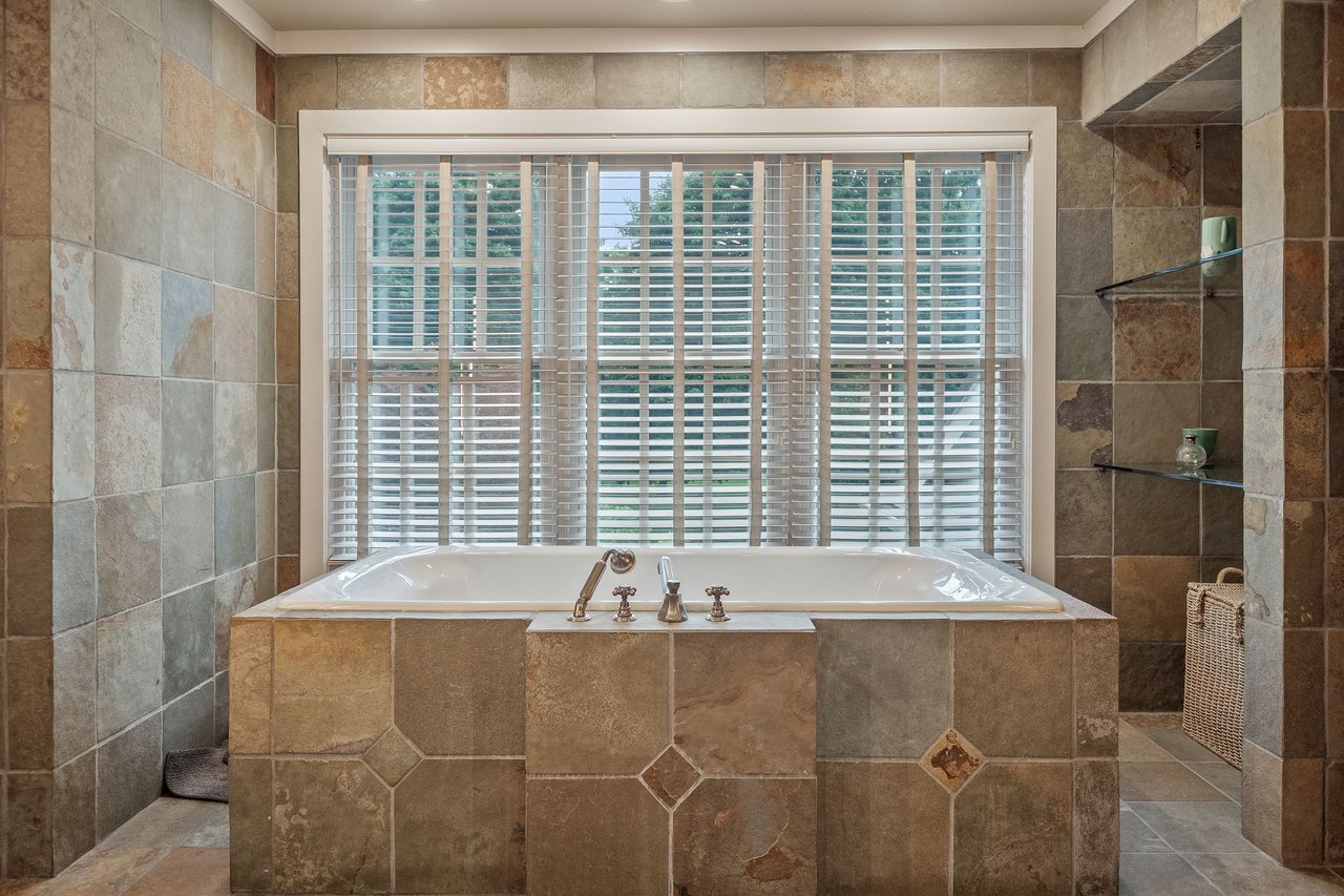 5425 Brookdale Rd, Bloomfield Hills, MI 48304