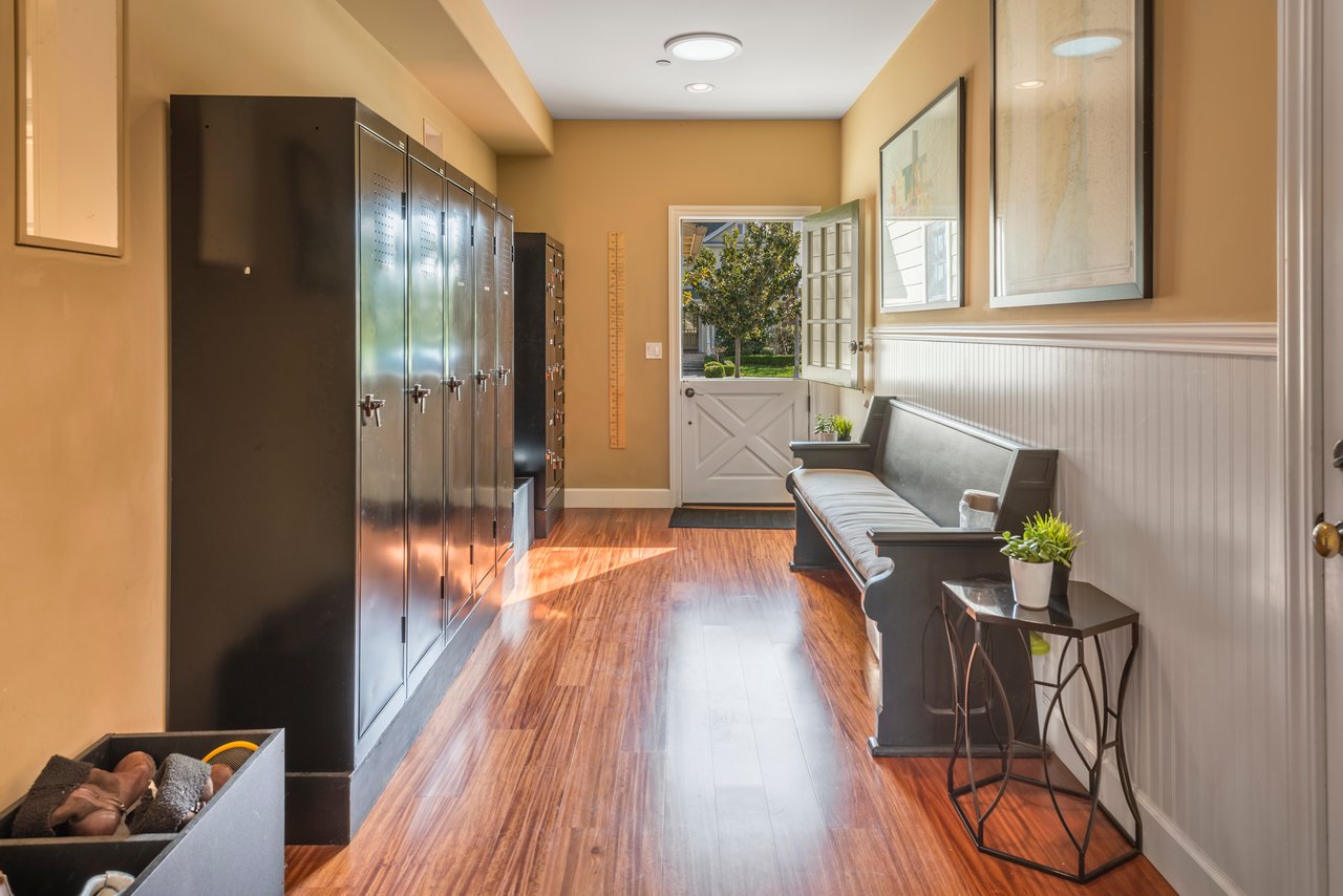 724 Charles Van Damme Way