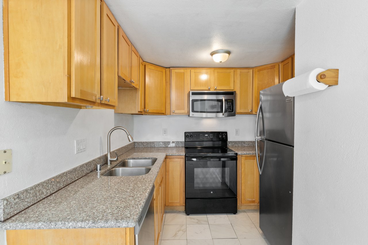 200 Del Luz Ct