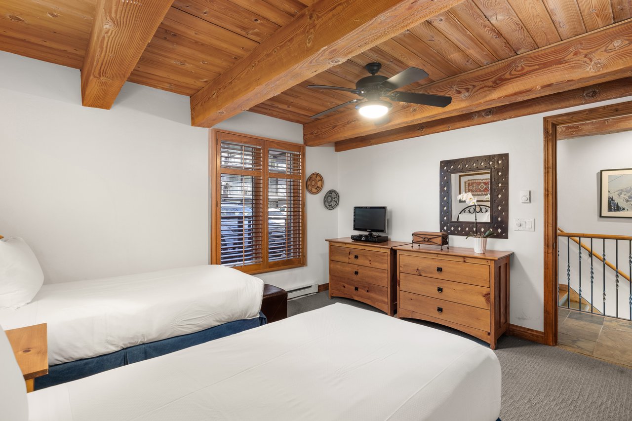 Luxury Riverfront Rental