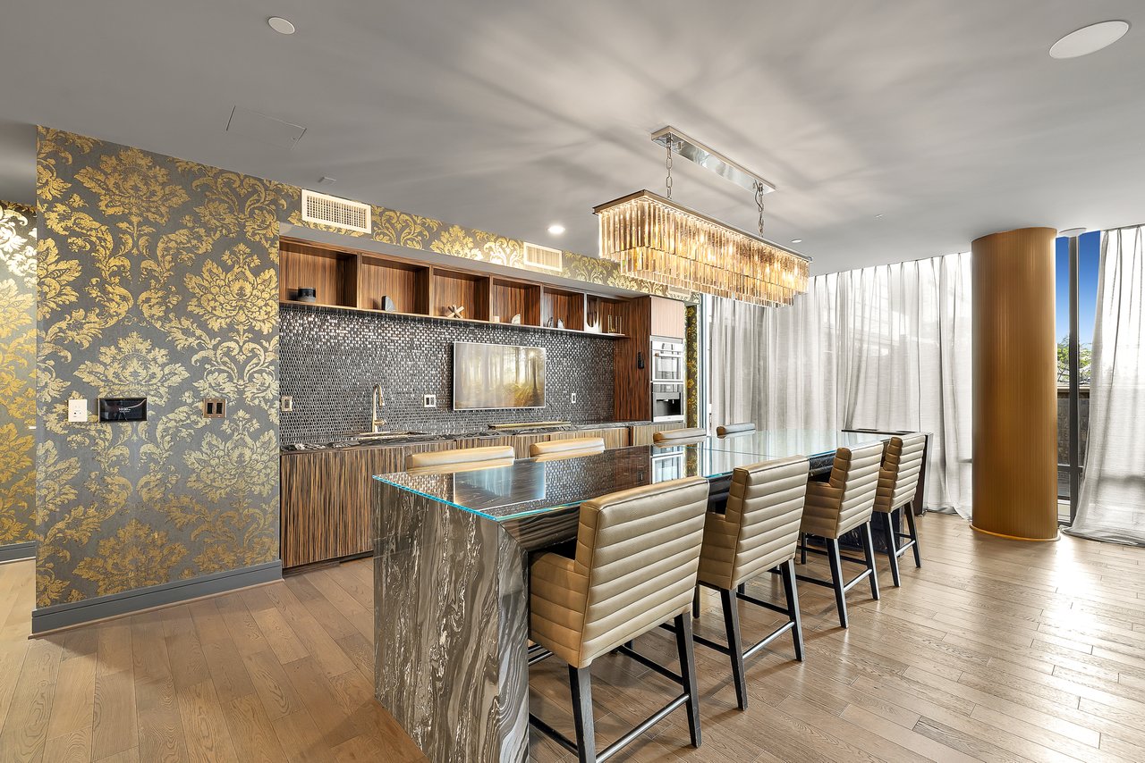 45 Sutton Square SW #306