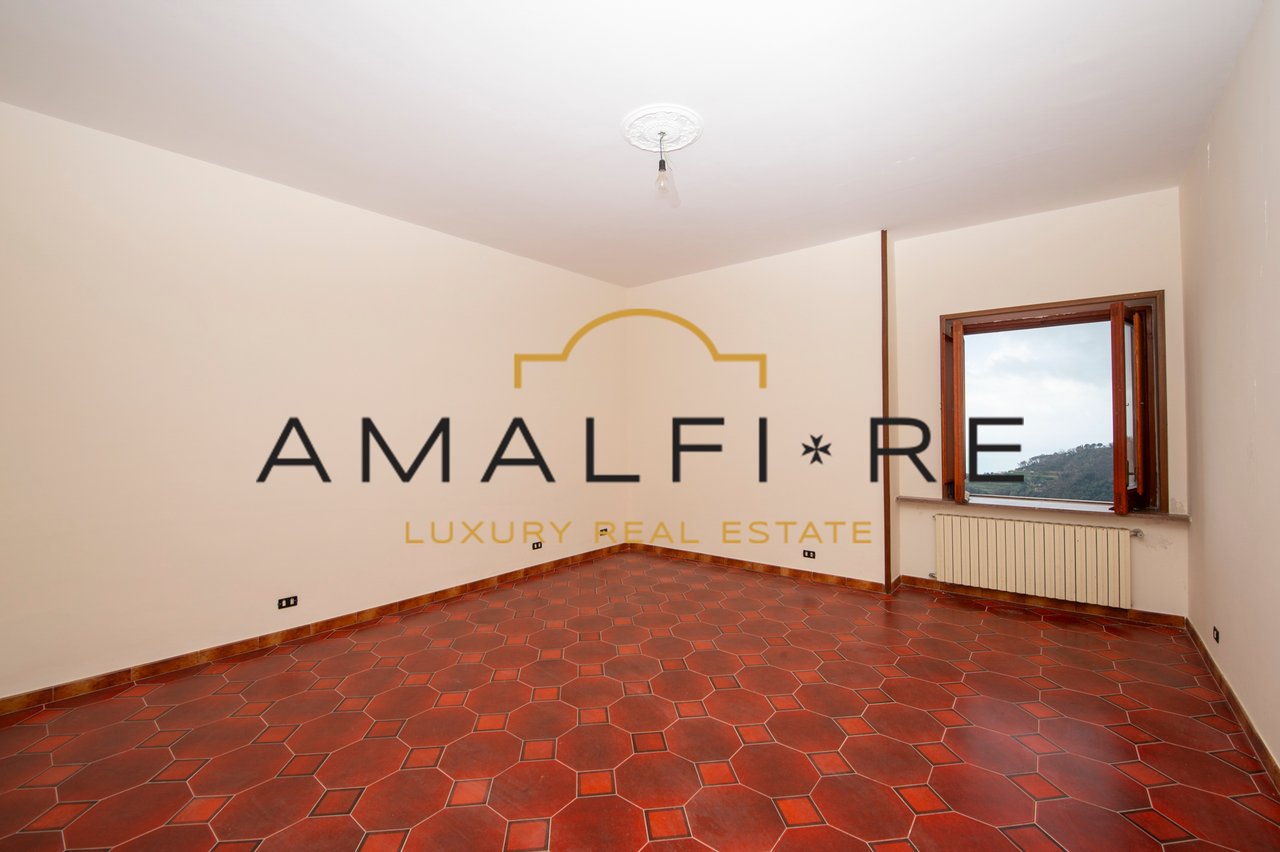 Villa With Garden and Two Outbuildings to Renovate in Minuta Di Scala