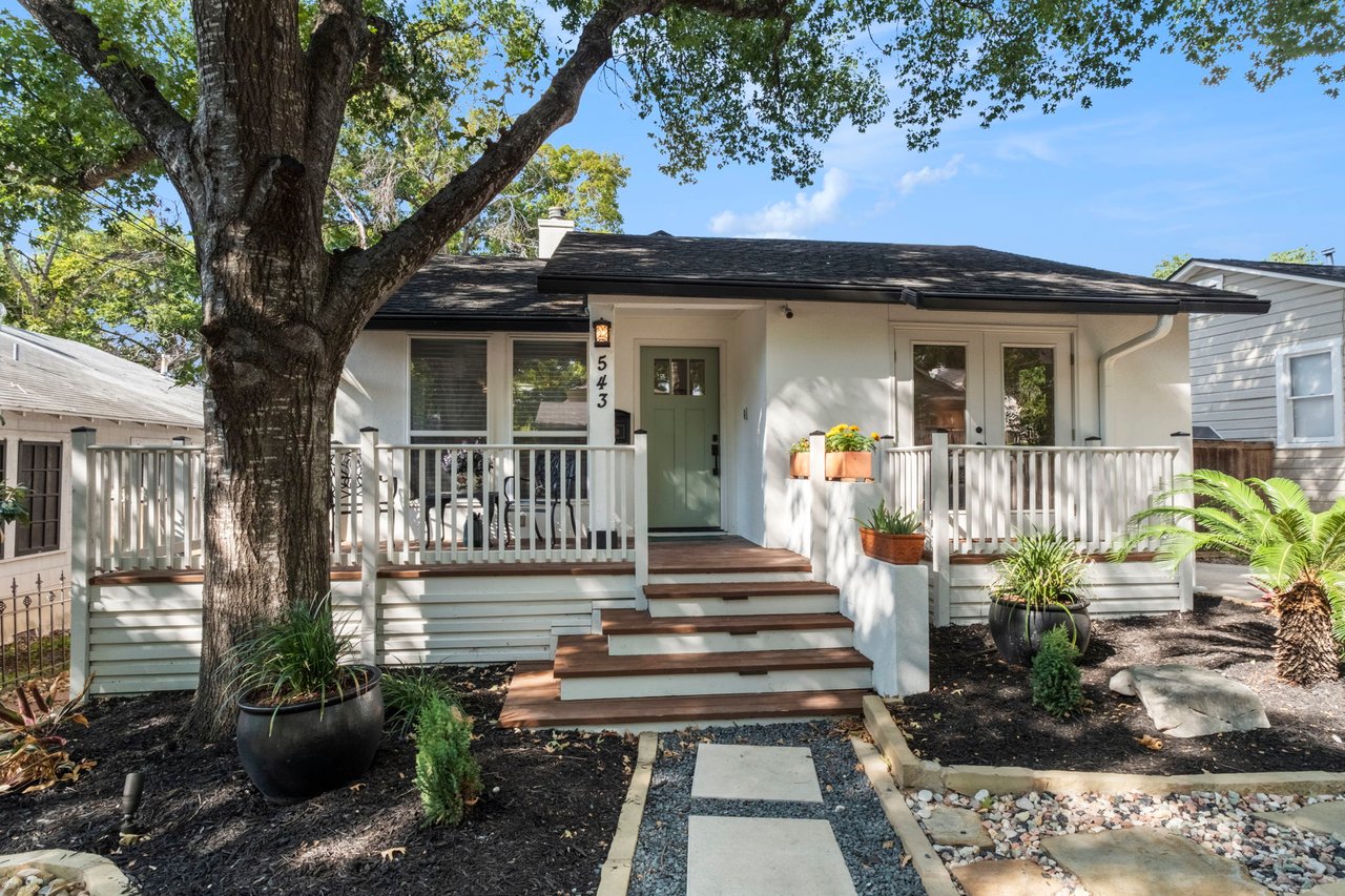 A Slice of Texas Charm in Alamo Heights