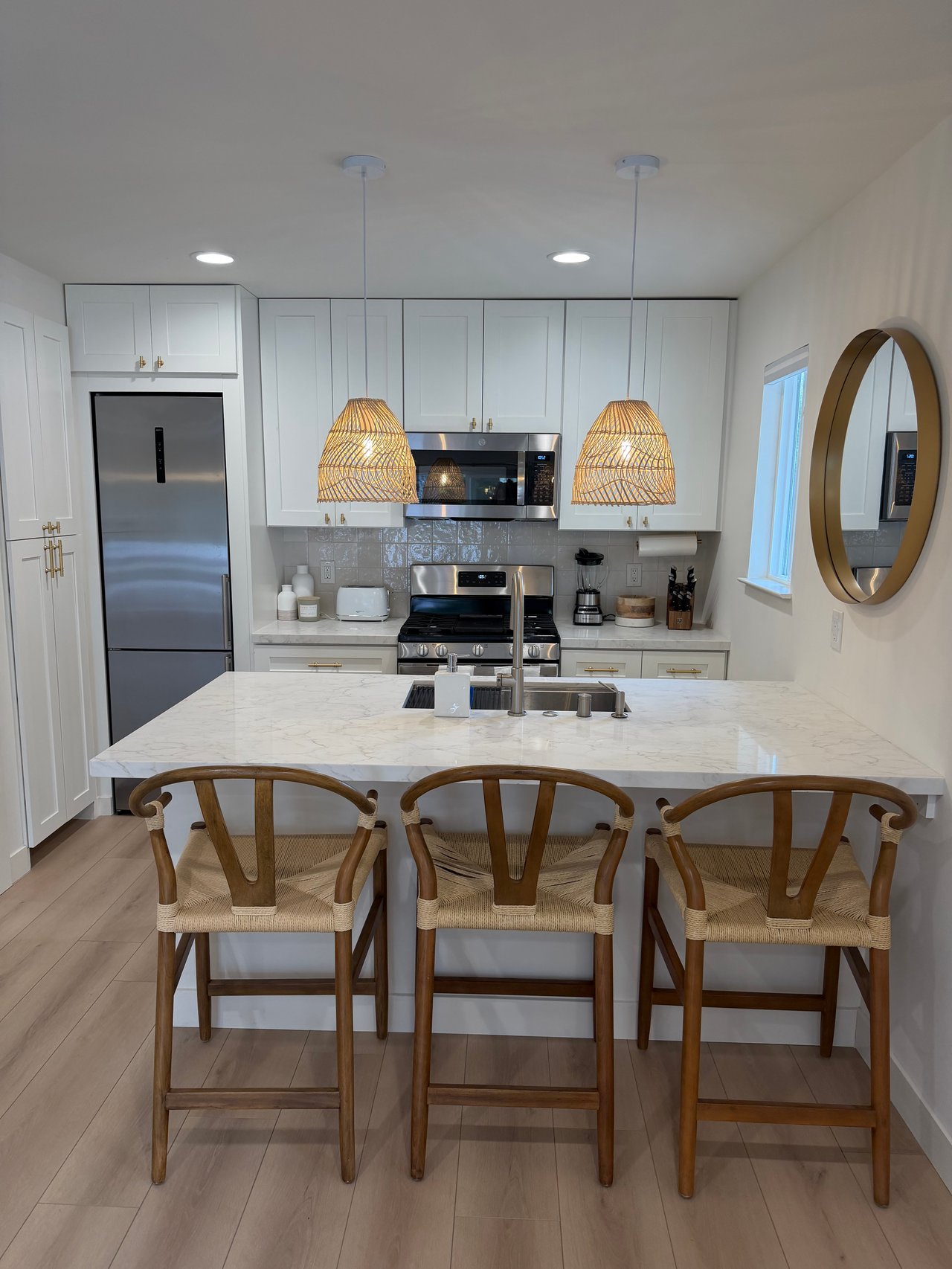 Exclusive Listing - 786 Los Palos Manor