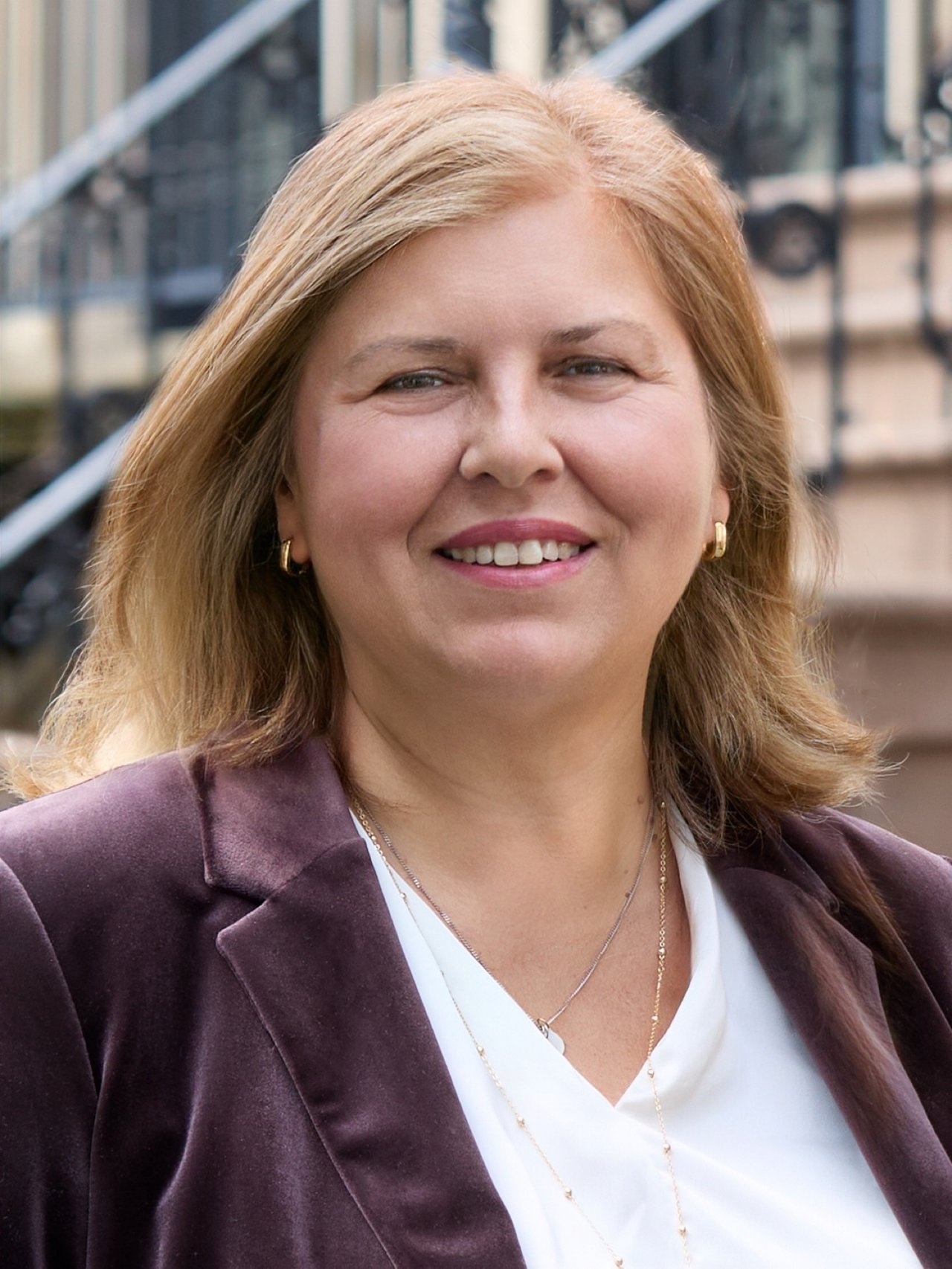 Leda Duif Jersey City, NJ Real Estate Agent Headshot