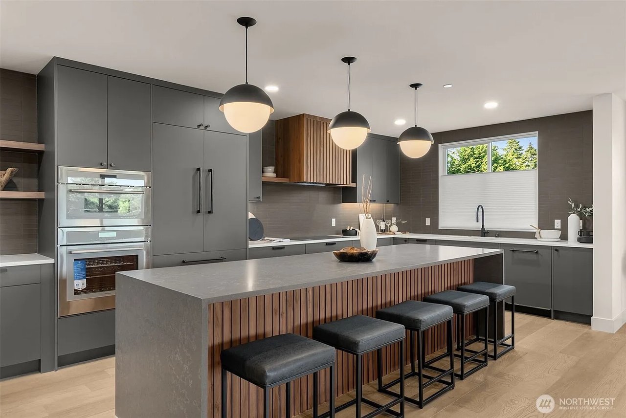 238 4th Avenue #100