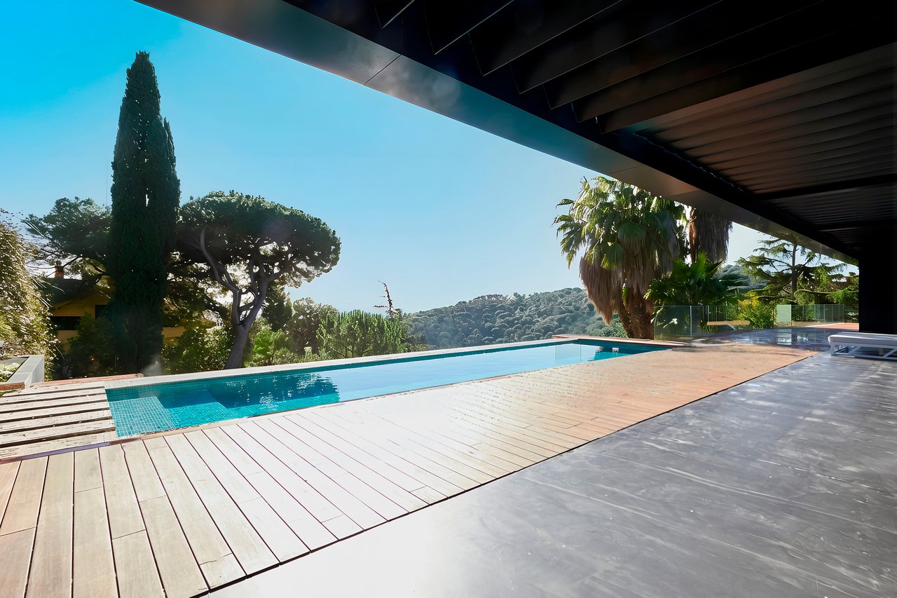Barcelona Contemporary Villa