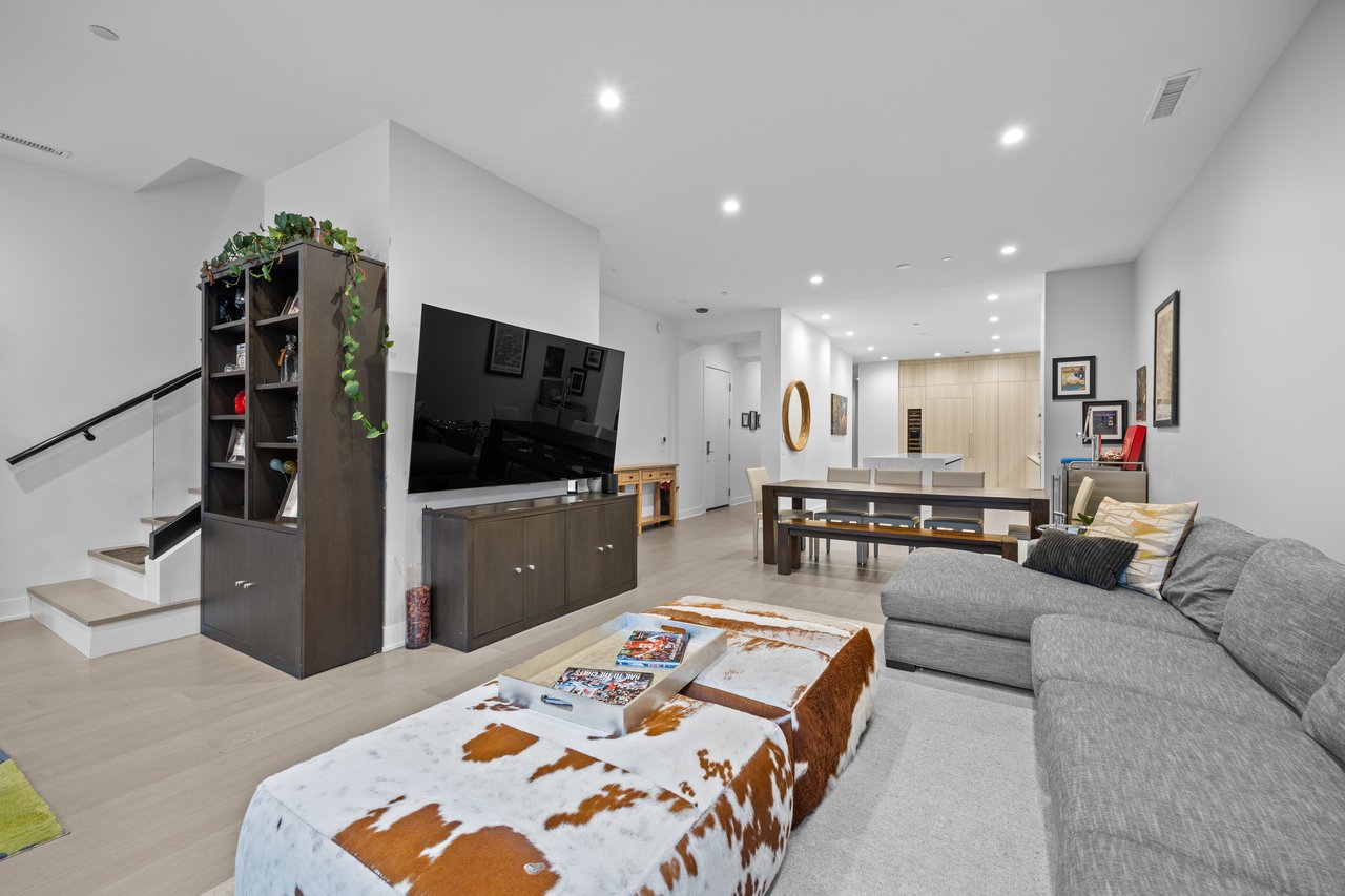 305 S Racine Ave PH-D