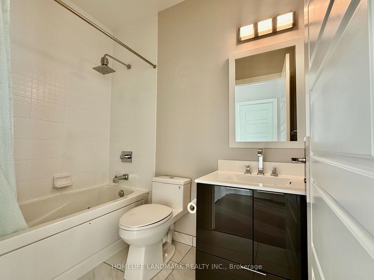 LAGO AT THE WATERFRONT 