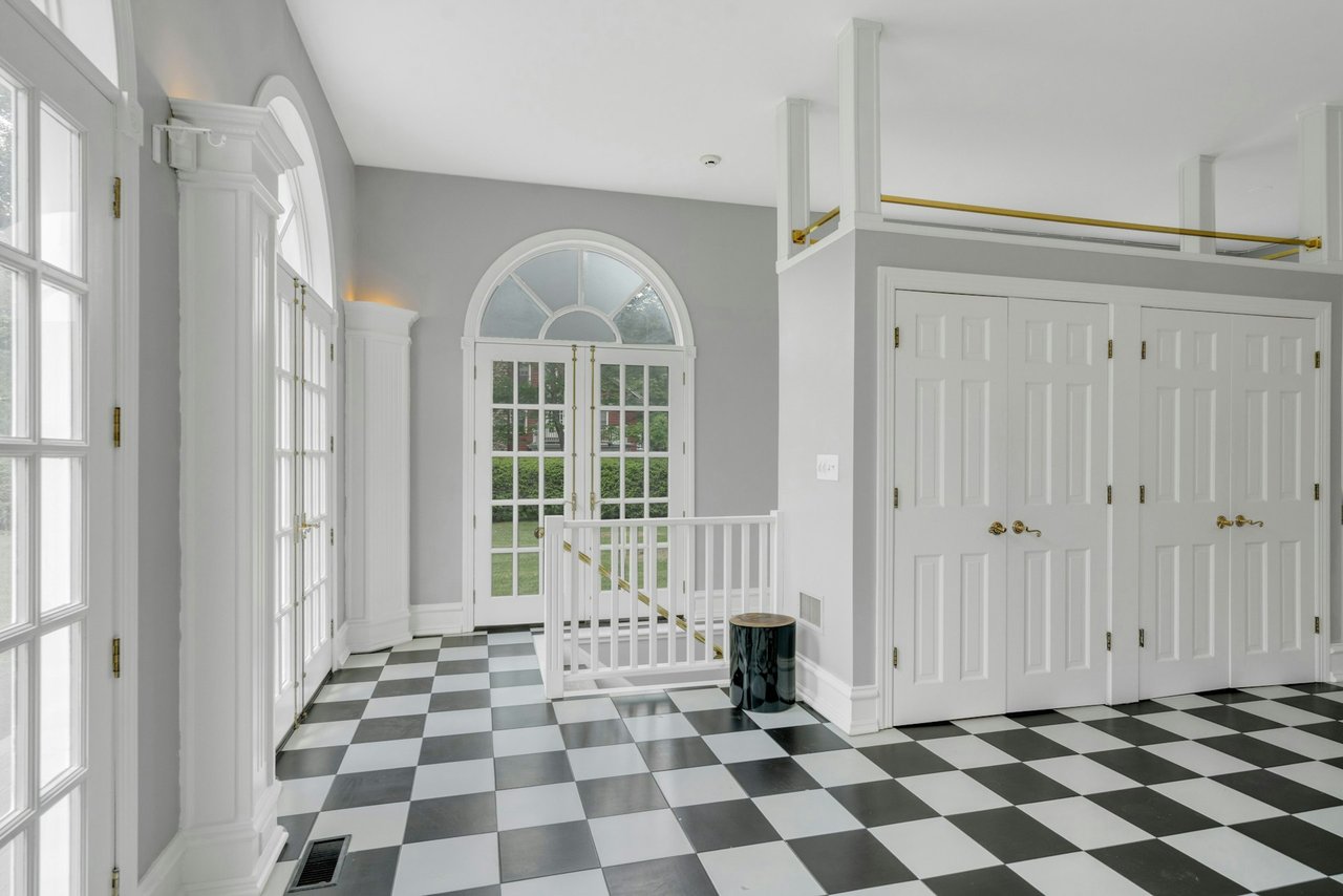 225 Glen Road