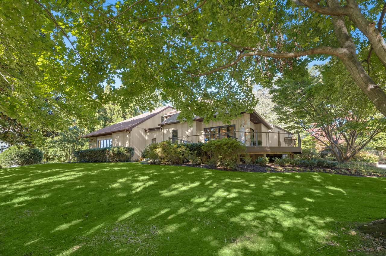 668 Broadwater Way