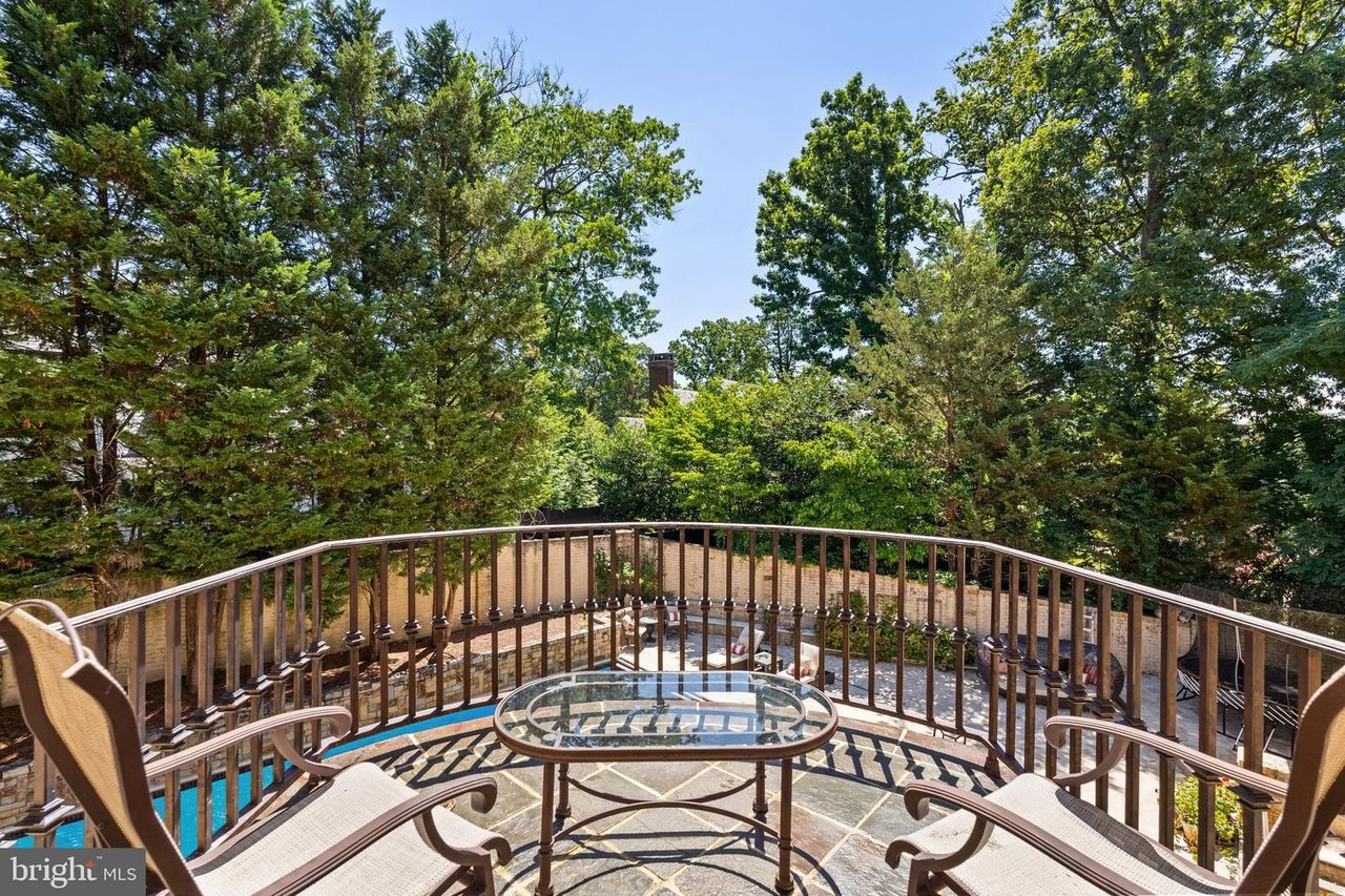 6413 Garnett Dr