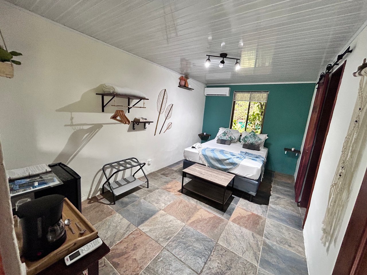 0.23 ACRES – Multi-Business Property In The Heart Of Dominical – Restaurant, 4 Cabins & Commercial Rental!!!!