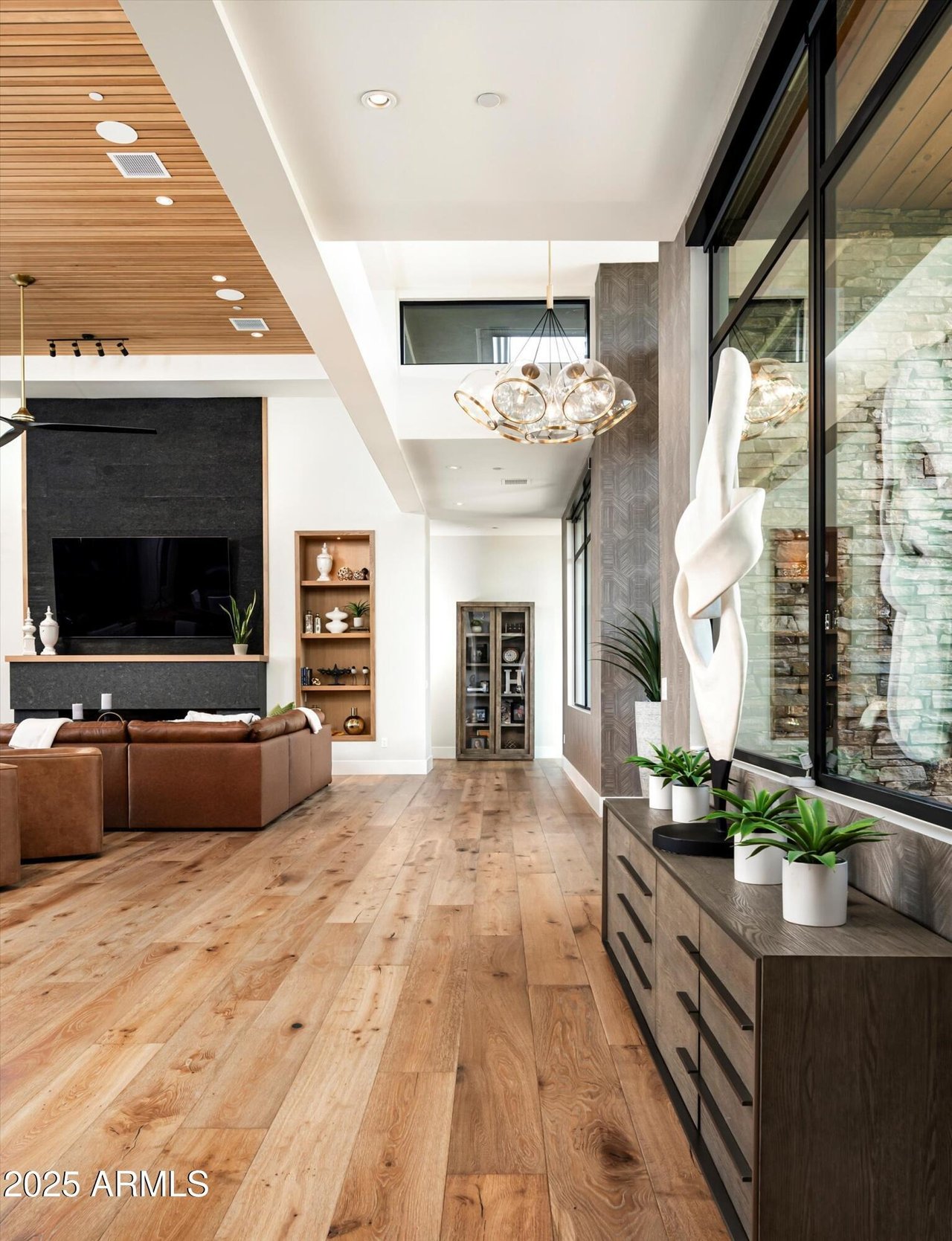 8328 E WHISPER ROCK TRL