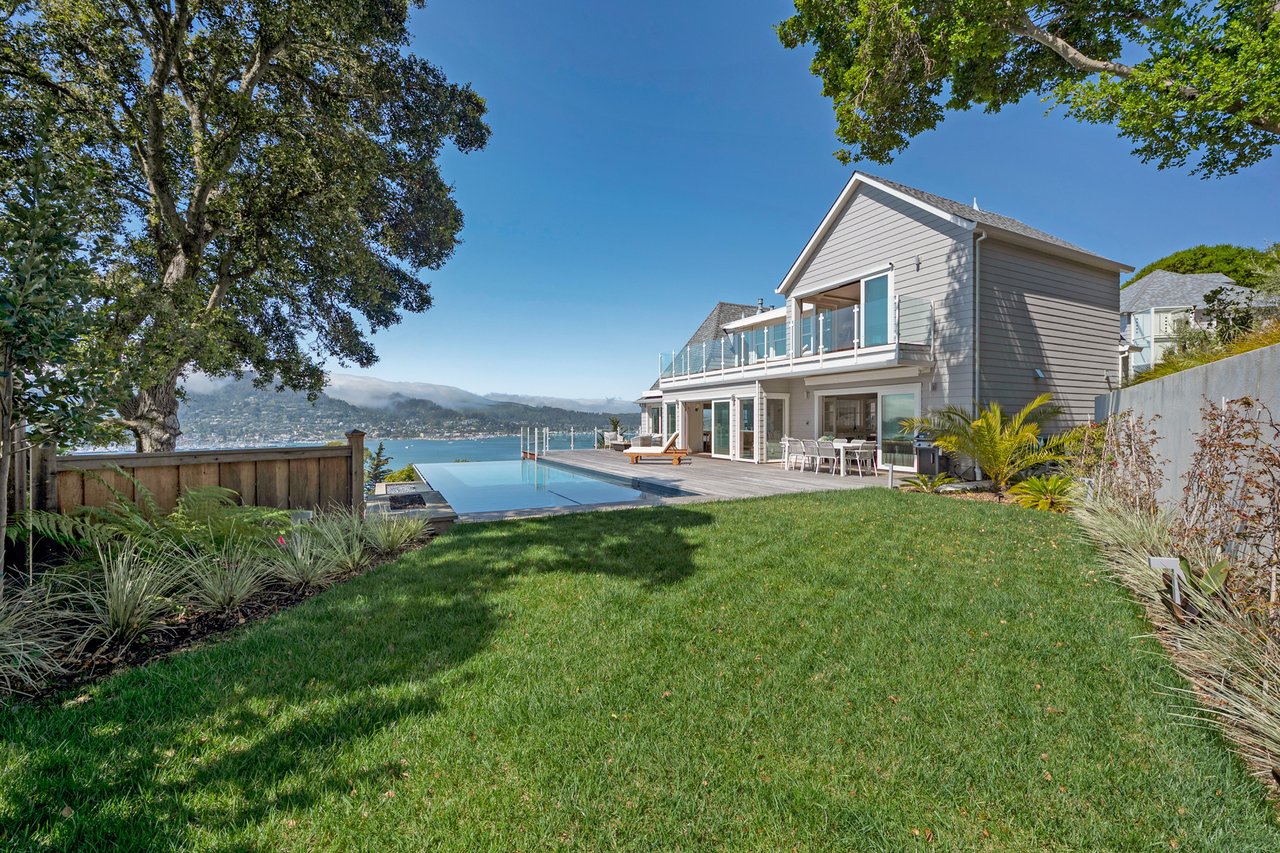 Stunning View Residence