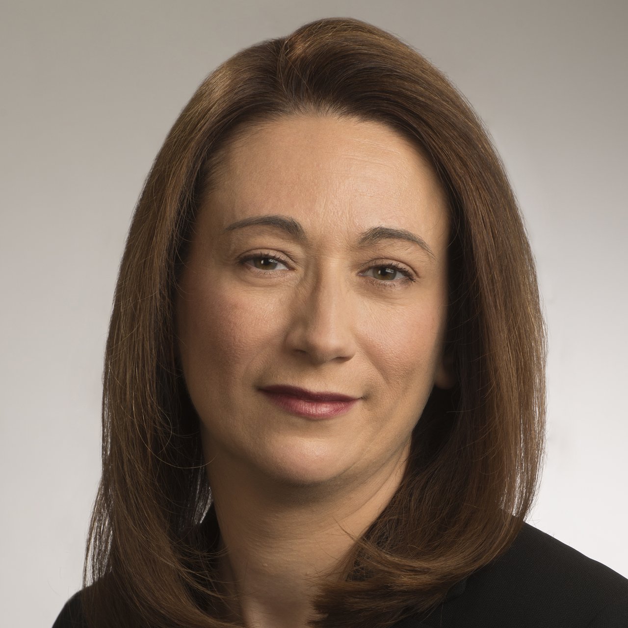 Holly Poulos Baltimore, MD Real Estate Agent Headshot