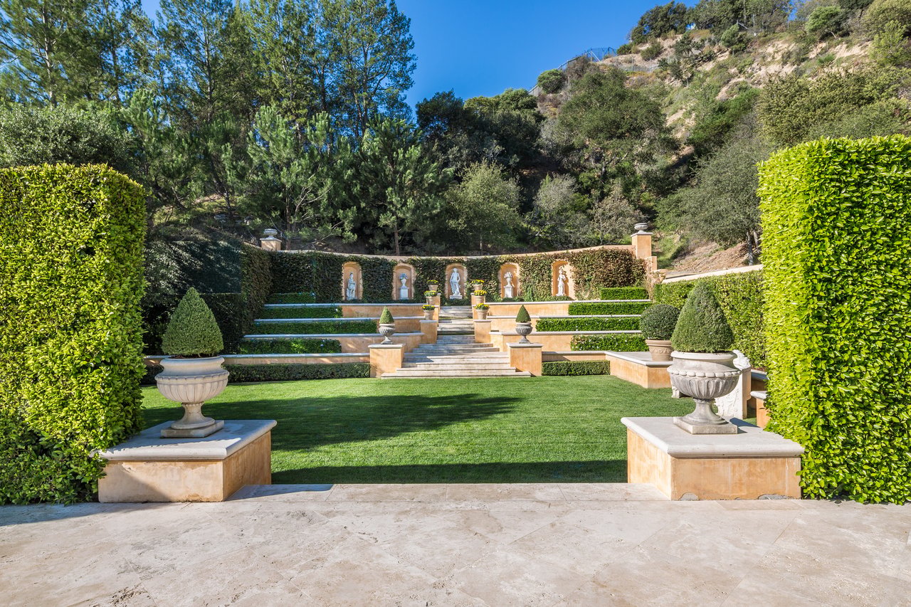 60 Beverly Park