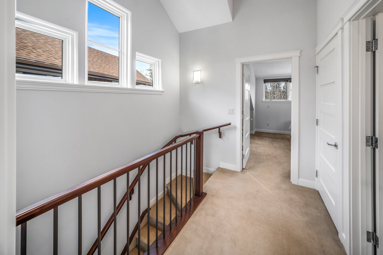 1 - 105 Rundle Drive 