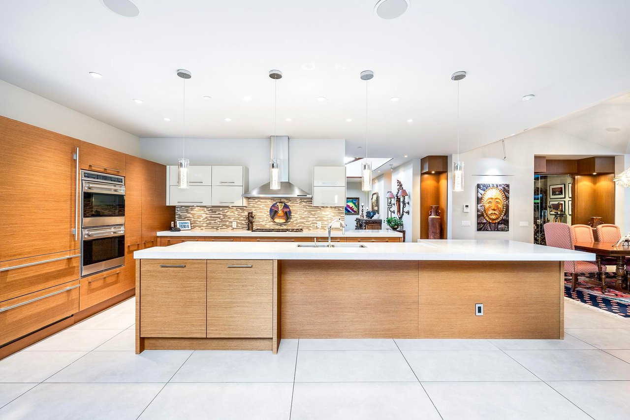 389 MOYNE DR