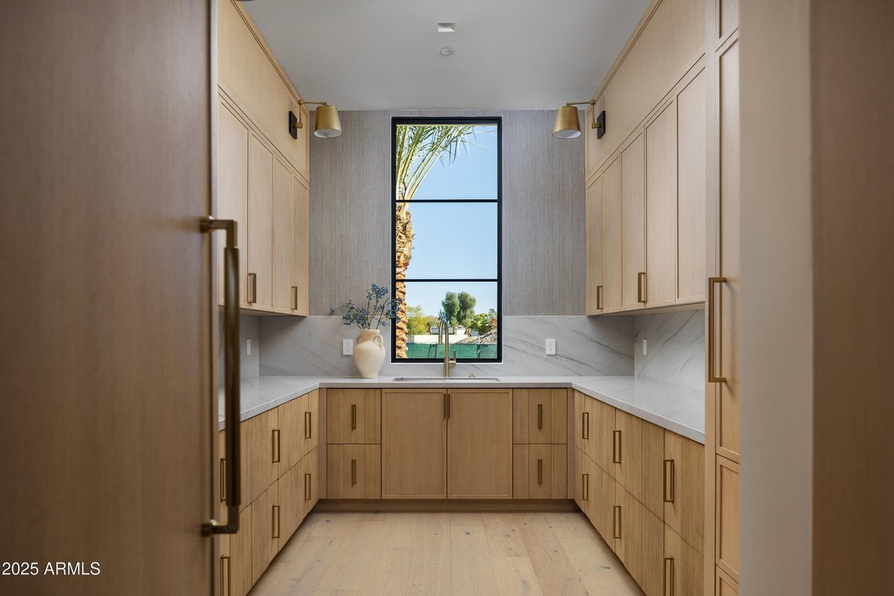 5636 E CABALLO Drive