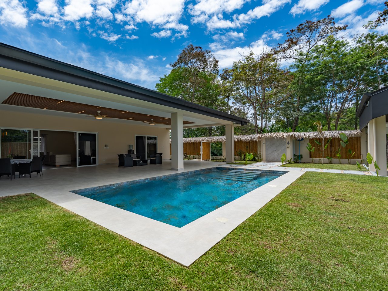 Refined Tropical Home in Uvita, Costa Rica | Walk to Beach & Parque Nacional Marino Ballena