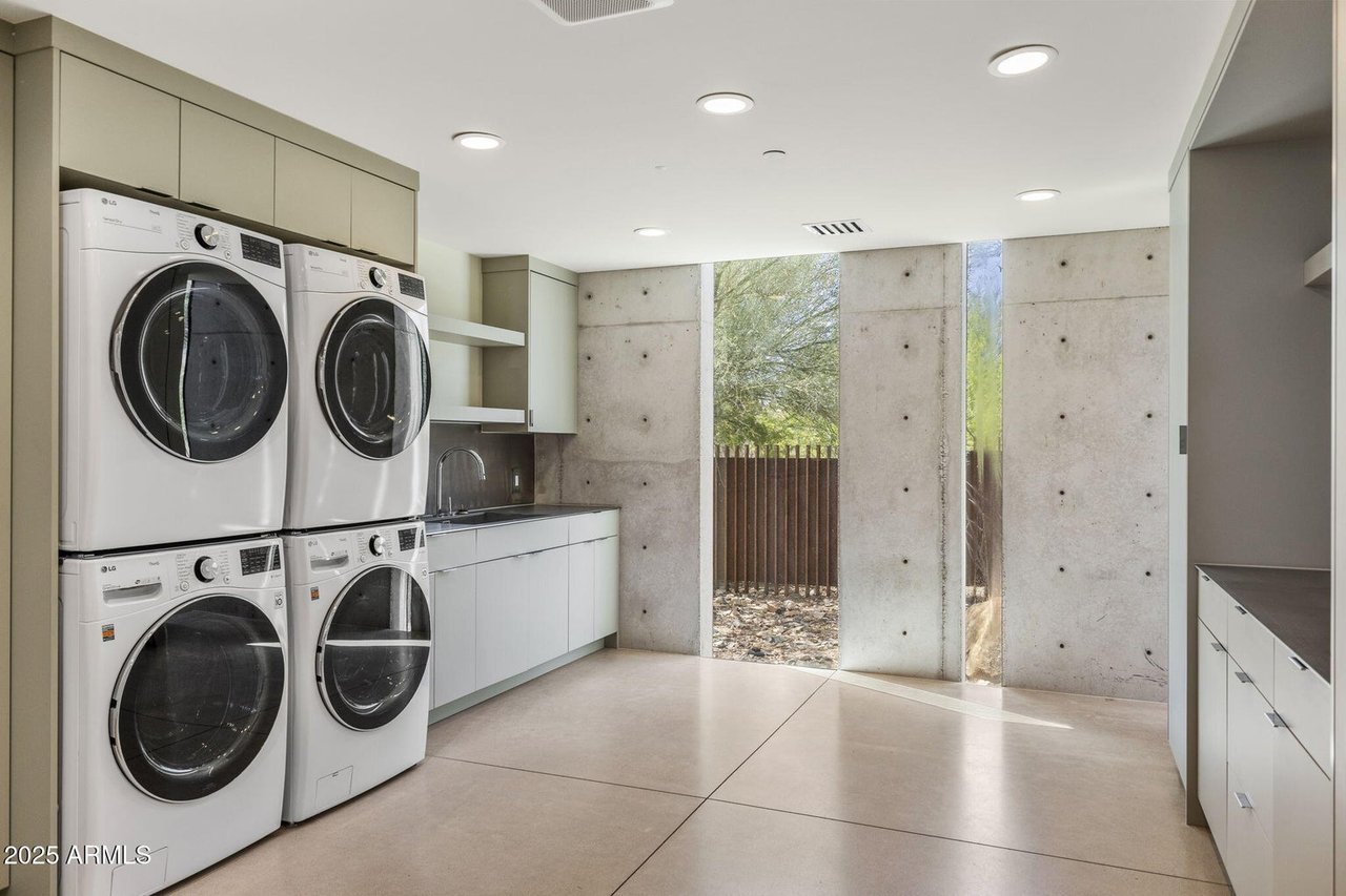 3700 E CAMINO SIN NOMBRE