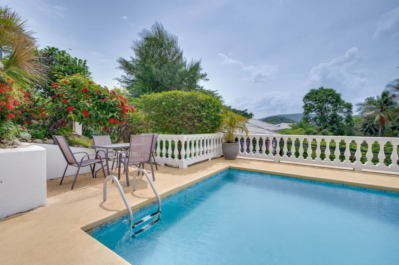 Flamingo Marina Real 11 – Move-in Ready Condo Steps from Flamingo Beach   