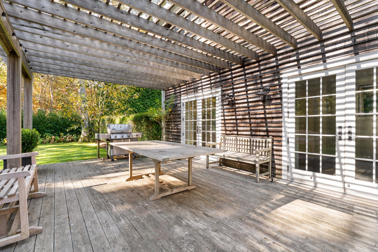 Private Sagaponack Estate Near the Ocean and Vineyards