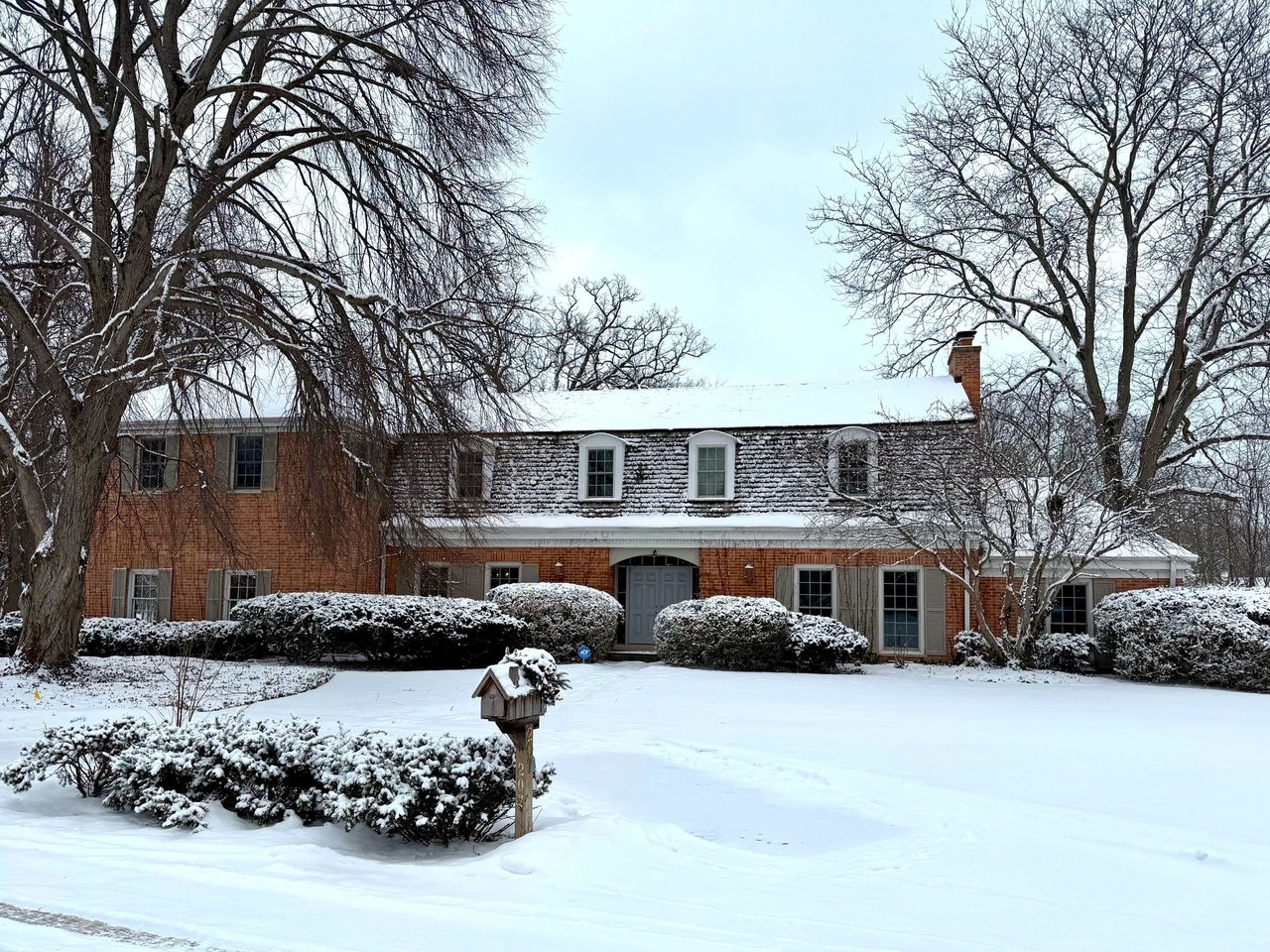 207 North Green Bay Road