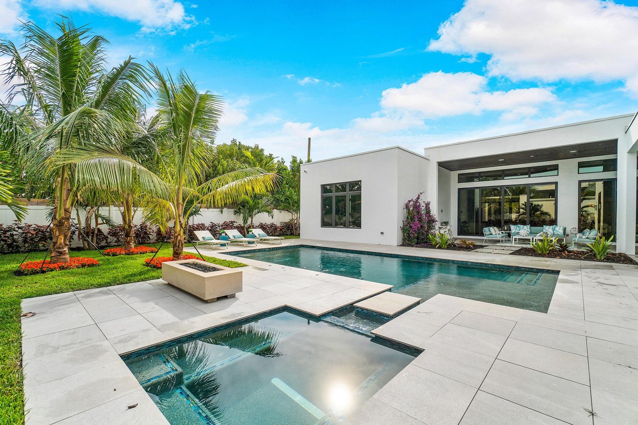 17 NW 15th St