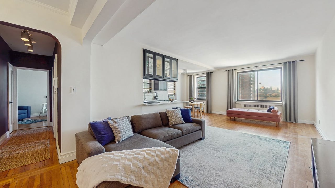 158-18 Riverside Drive West, Unit 6D