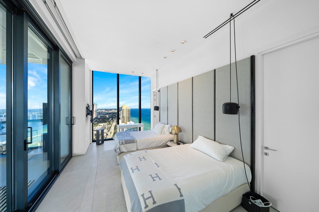 Muse Lower Penthouse