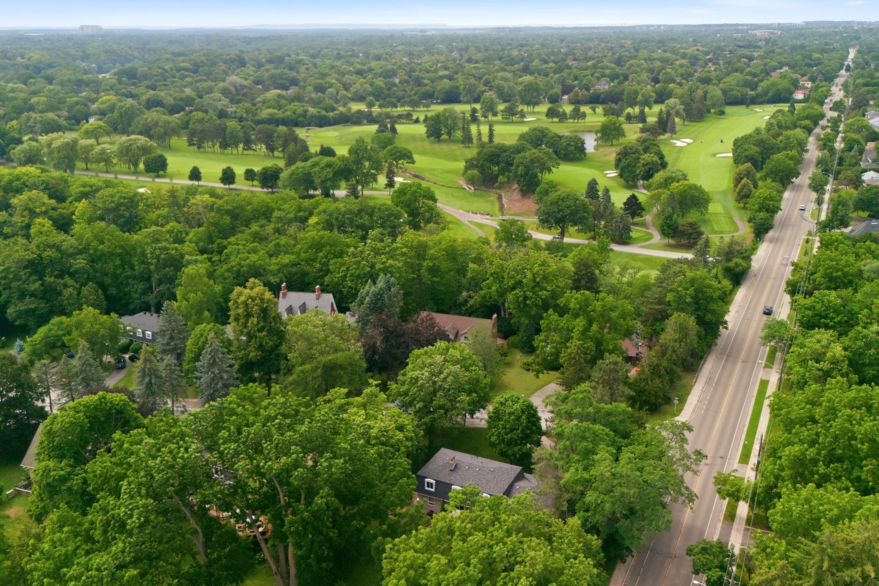 Rare Court Location on Oakville Golf Course