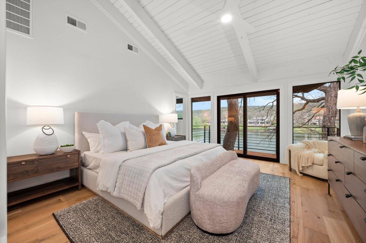 1606 Ski Slope Drive