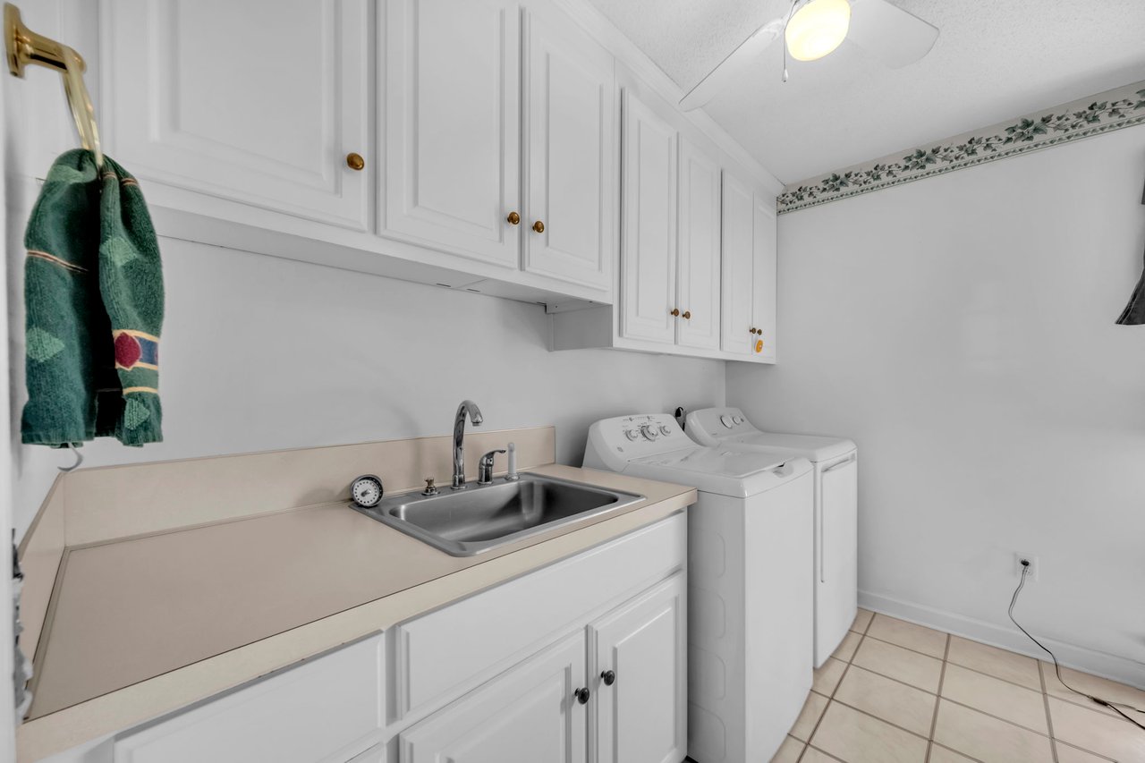 824 N Forest Hills School Rd