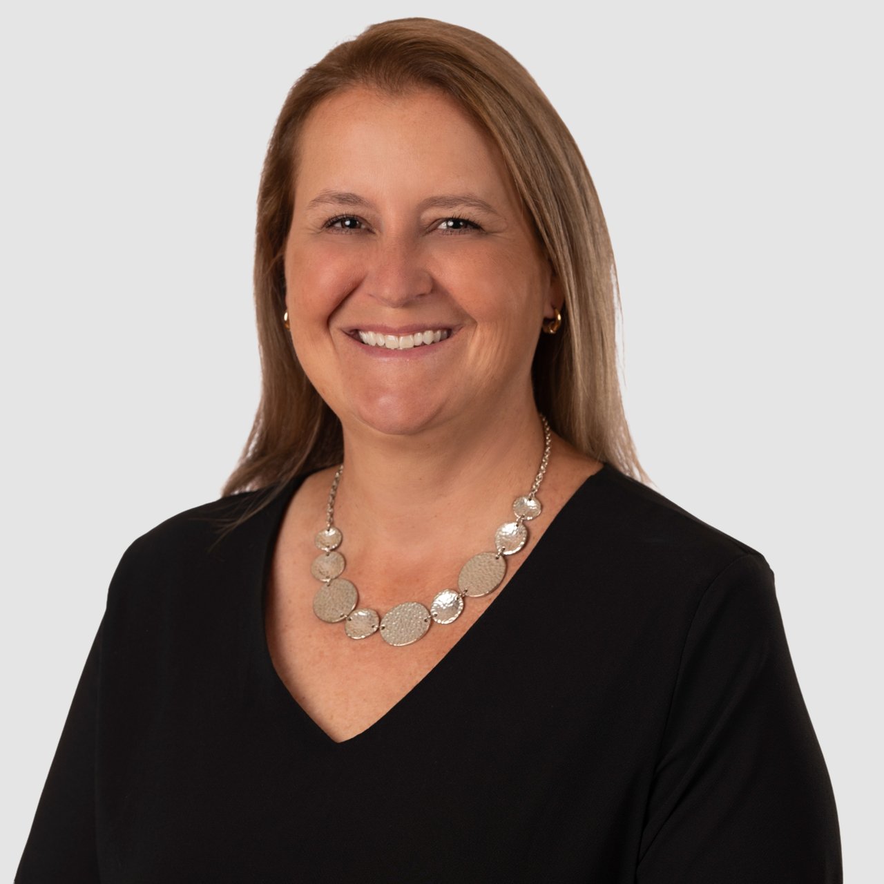 Cindy Schieffer Marble Head, MA Real Estate Agent Headshot