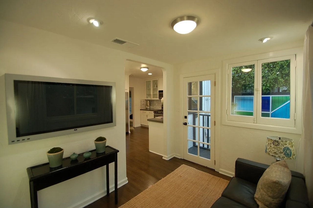 8972 Lloyd Pl