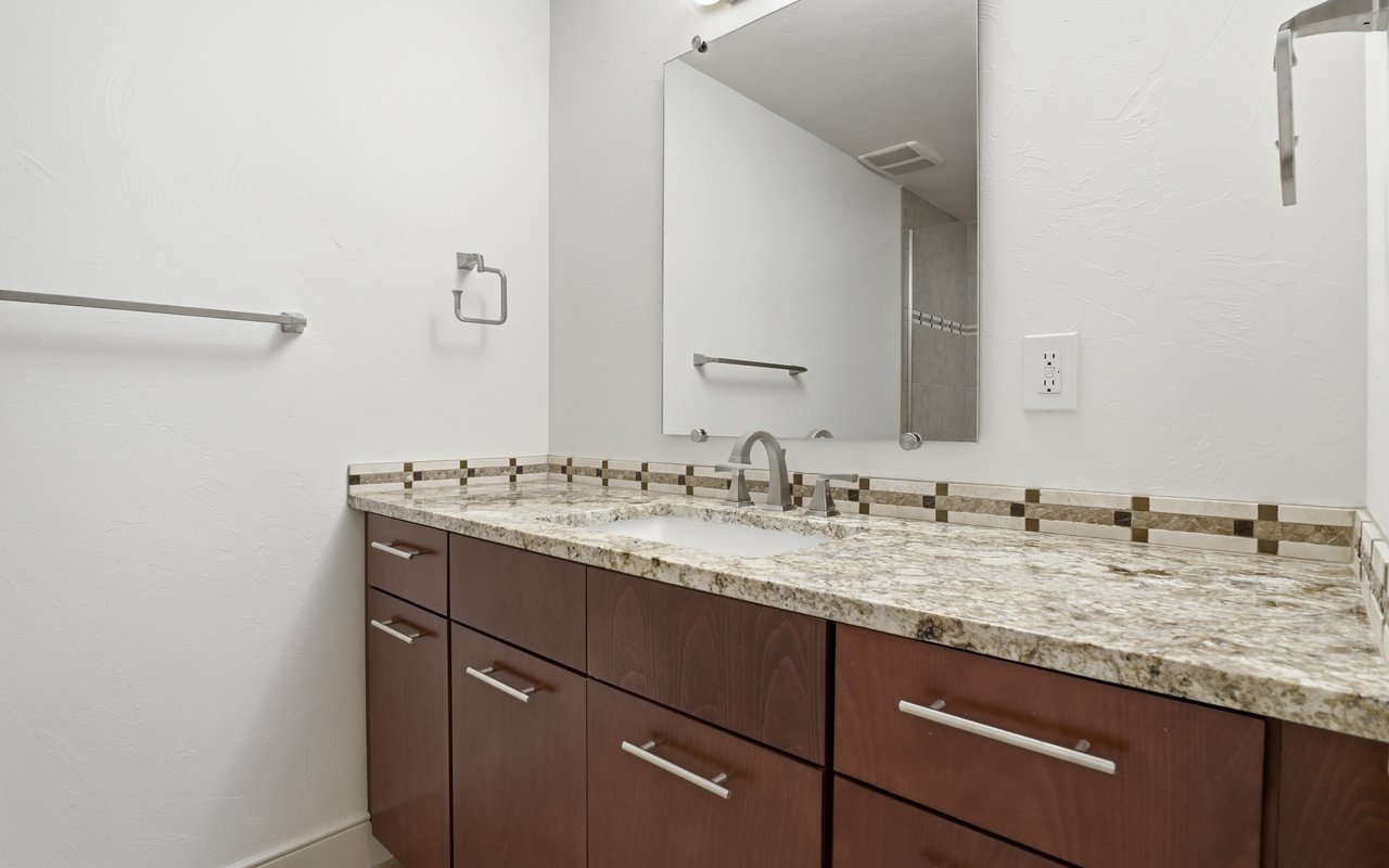 2801 Pennsylvania Ave 105