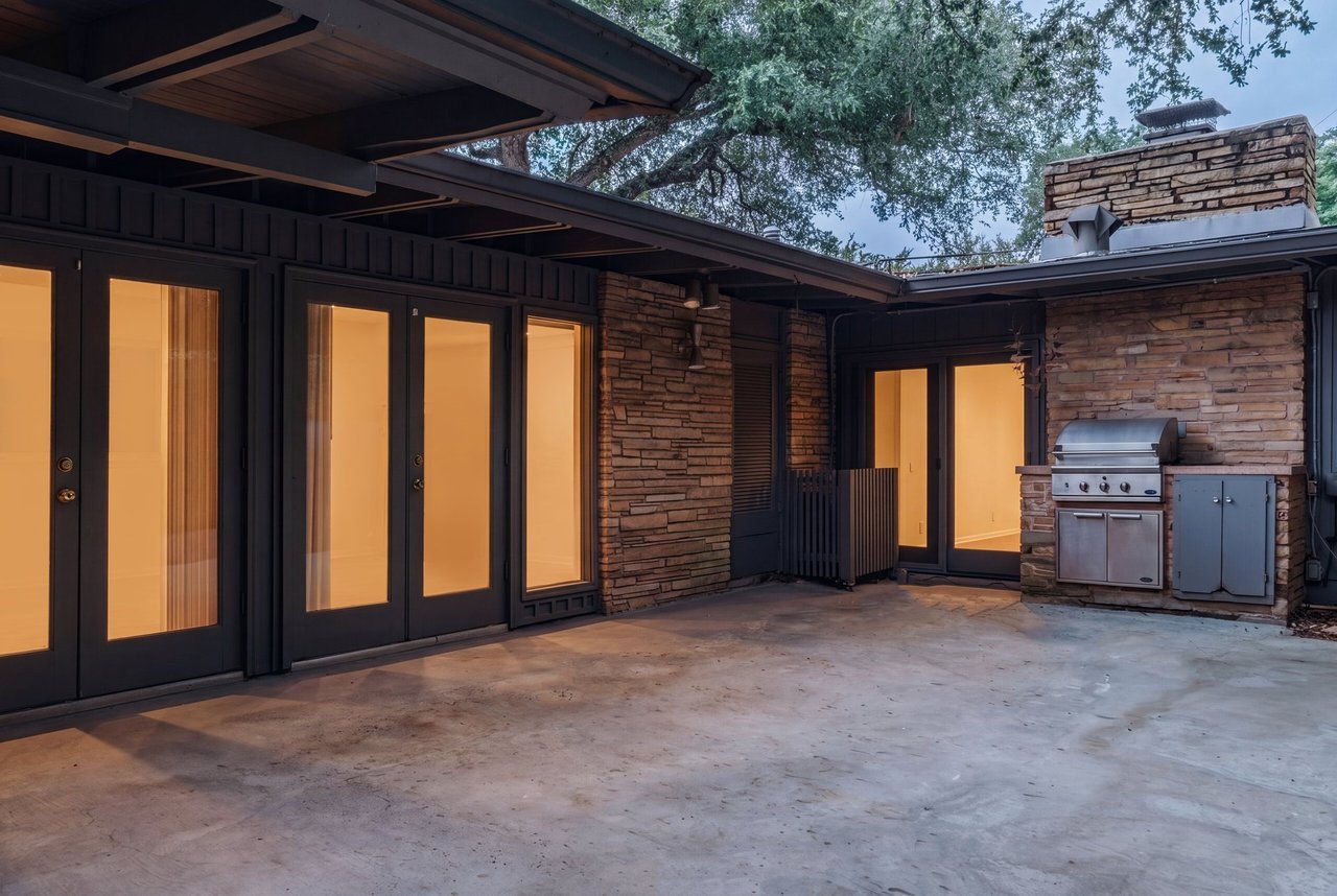3304 Cherry Tree Circle