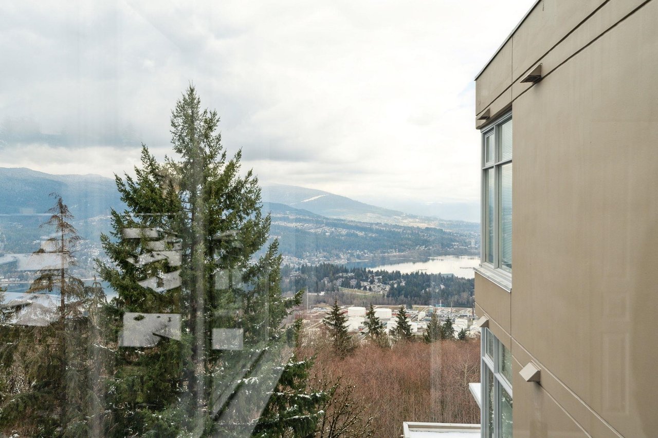 904-9288 University Cres