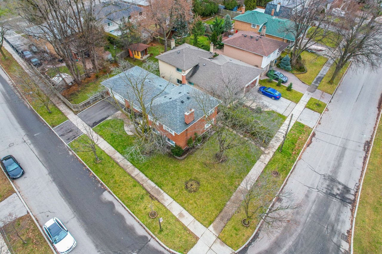 25 Karen Road Unit: Upper