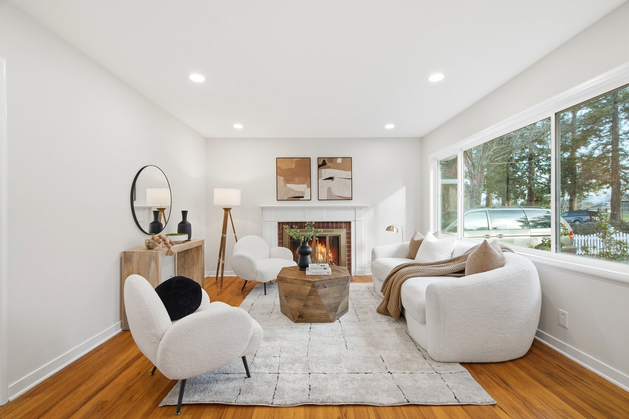 946 Los Padres Boulevard