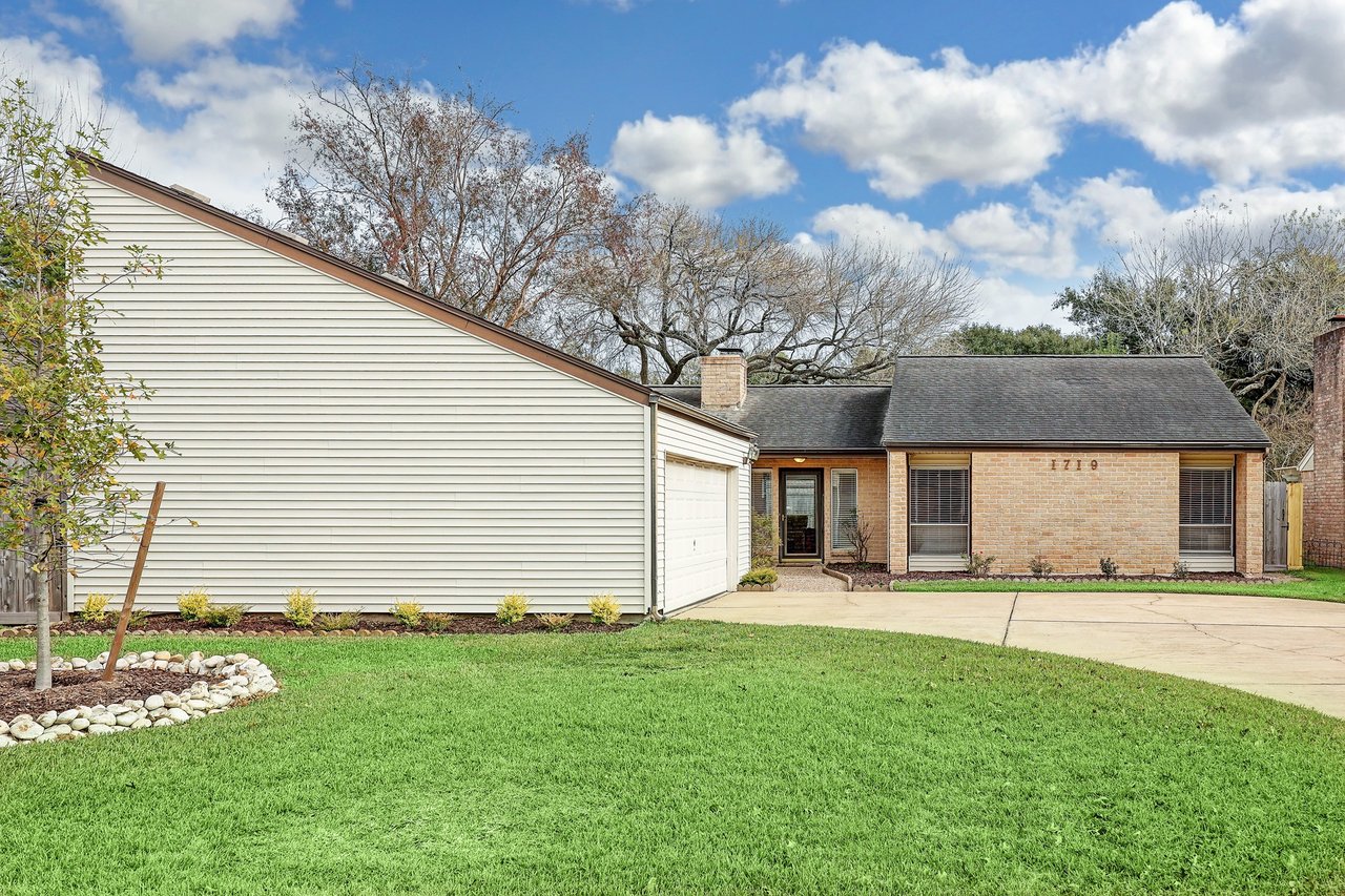 1719 Cherry Bend Dr
