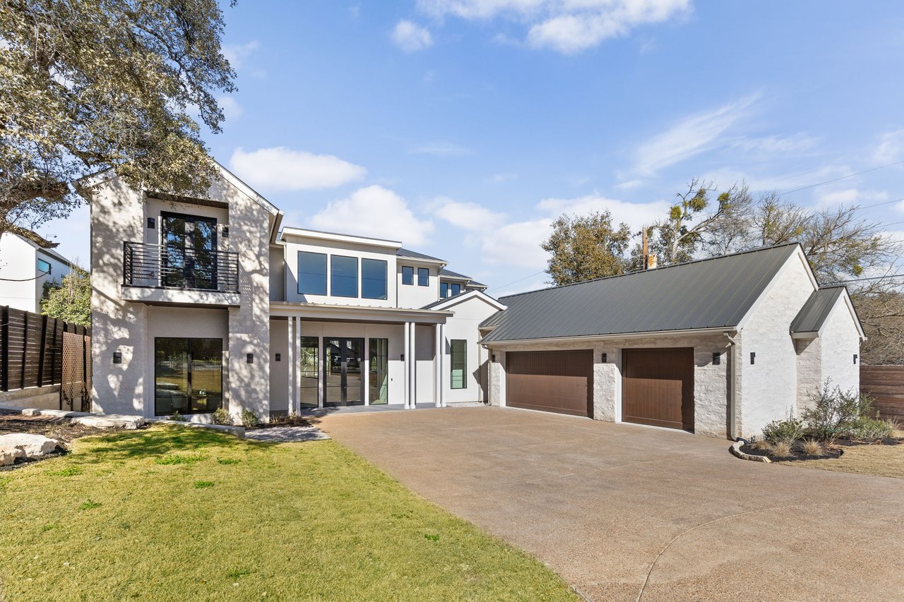 Forest Hills Residence